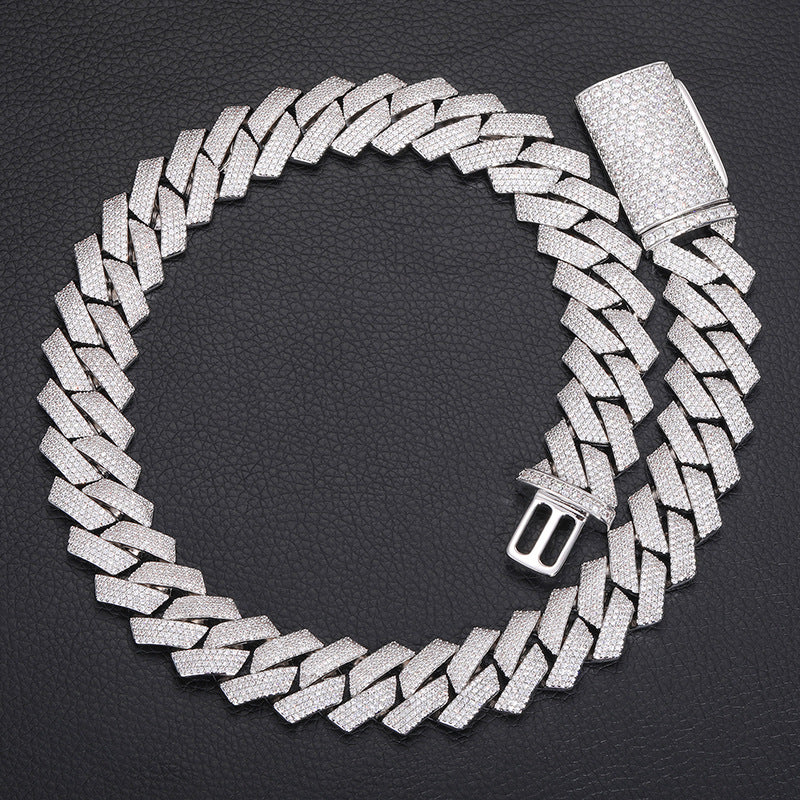 The Rise of Iced Chains: A Must-Have in Urban Luxury – Ivoria Legend